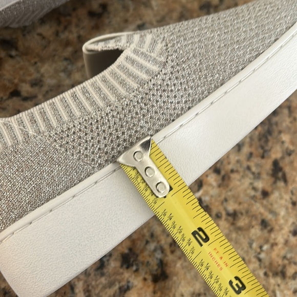 New Michael Kors Juno slip on sneaker (champagne) - Picture 11 of 14